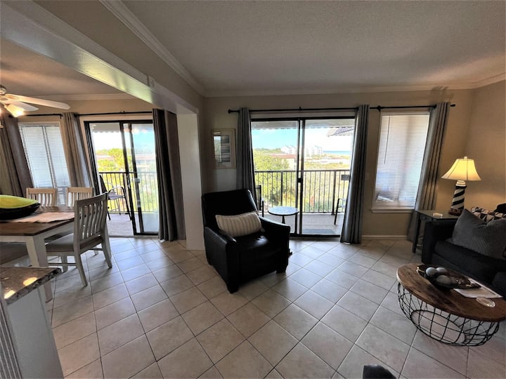 Admirals Row 424: Sunrise Views & Huge Pool - Hilton Head Island, SC
