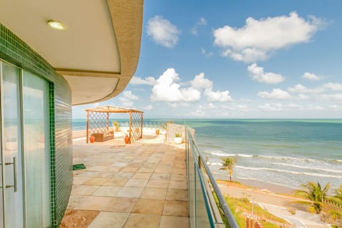 3 bedroom penthouse Seaview, giant balcony and breakfast