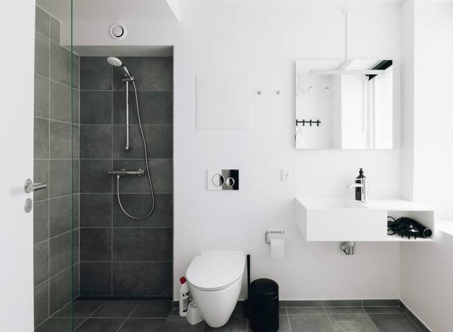 Bold & Modern 2/BR in Central Copenhagen City gallery image 5