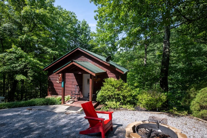 Smoky Mountain-view Cabin With Hot Tub & Firepit - Pigeon Forge, TN