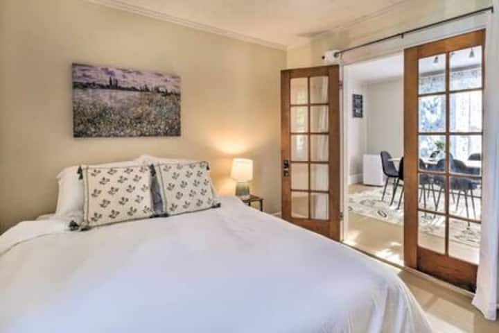 Dhoma e gjumit 1 | Kati i parë | Krevati dopio "queen" | Shtrojat e ofruara
