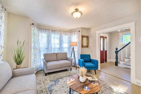 Comfortable Charming Home Near Outdoor Adventures!
