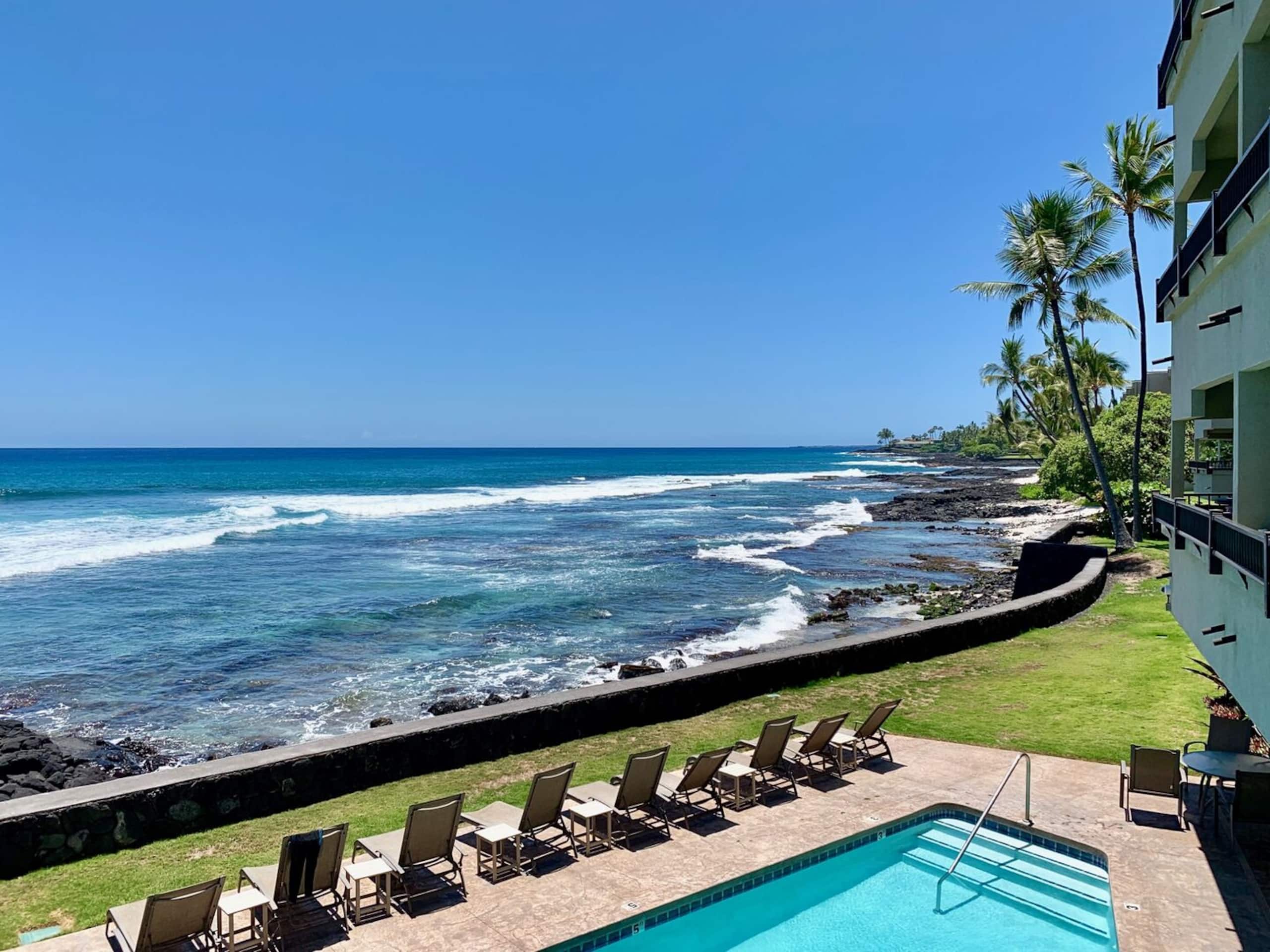 Condo in Kailua-Kona · ★4.0 · 2 bedrooms · 2 beds · 2 baths - Image 19