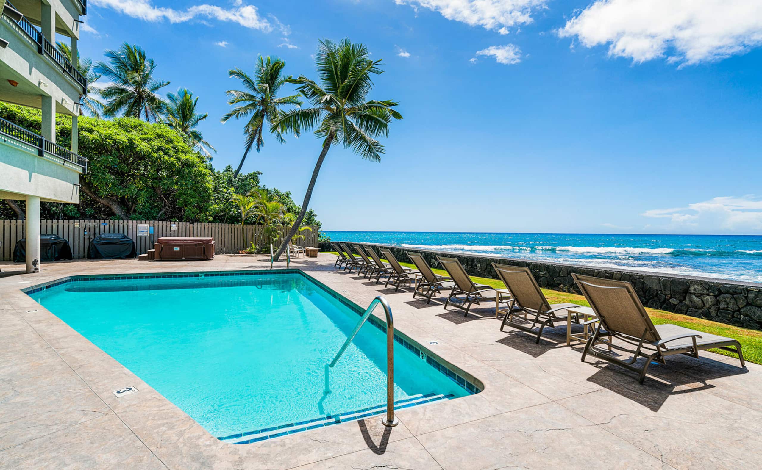 Condo in Kailua-Kona · ★4.0 · 2 bedrooms · 2 beds · 2 baths - Image 18