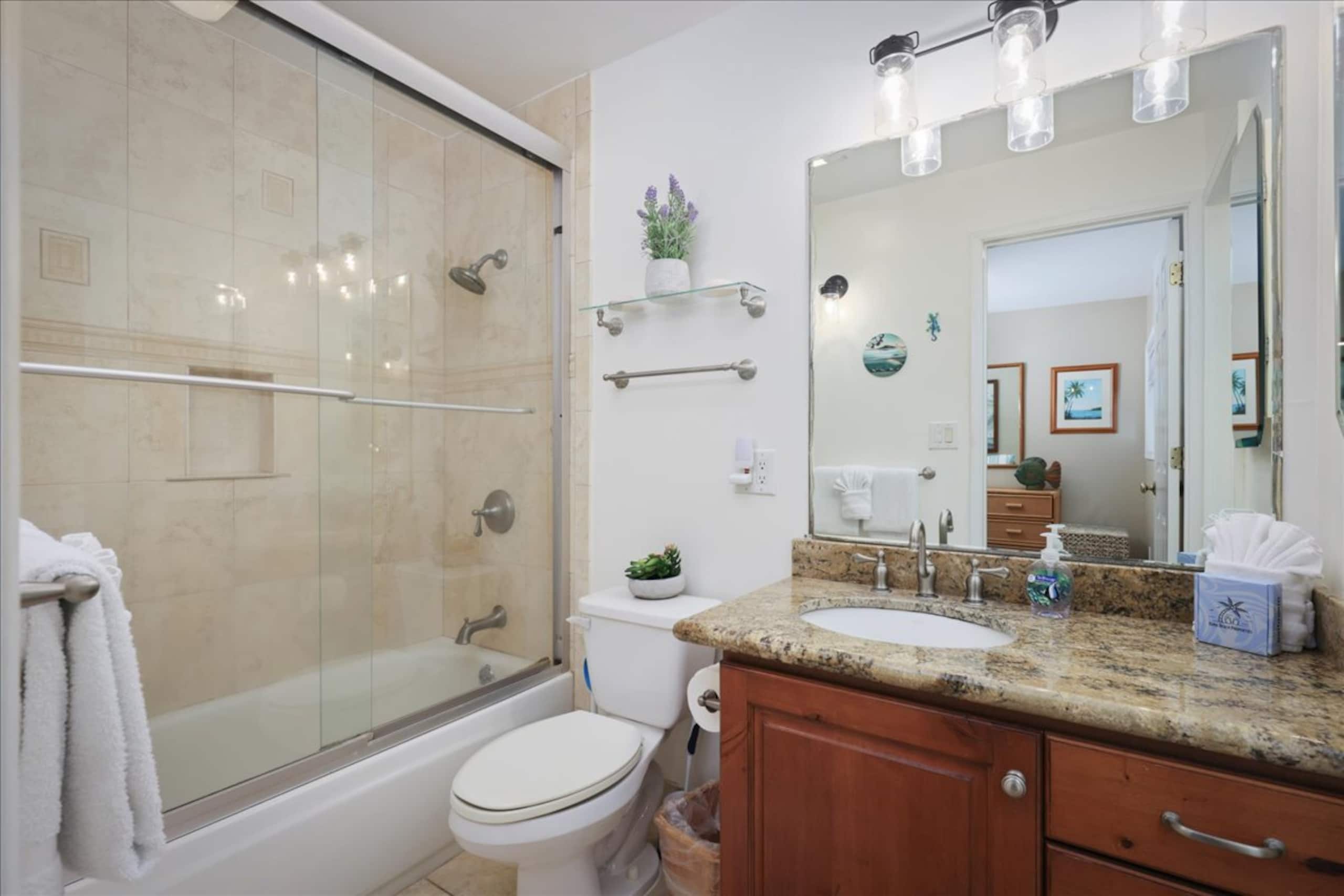 Condo in Kailua-Kona · ★4.0 · 2 bedrooms · 2 beds · 2 baths - Image 4