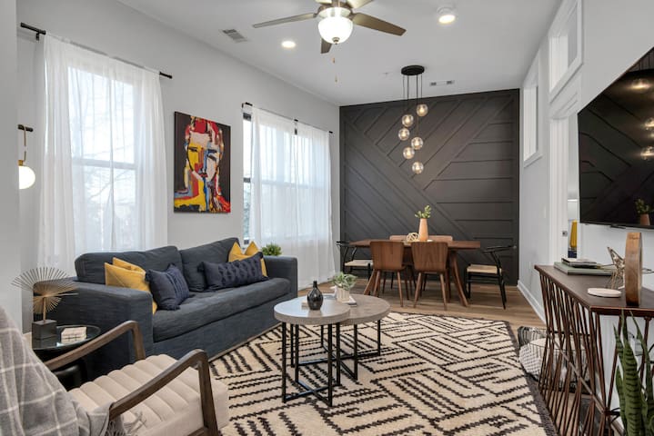 Near Vanderbilt, Belmont, Music Row + Free Parking