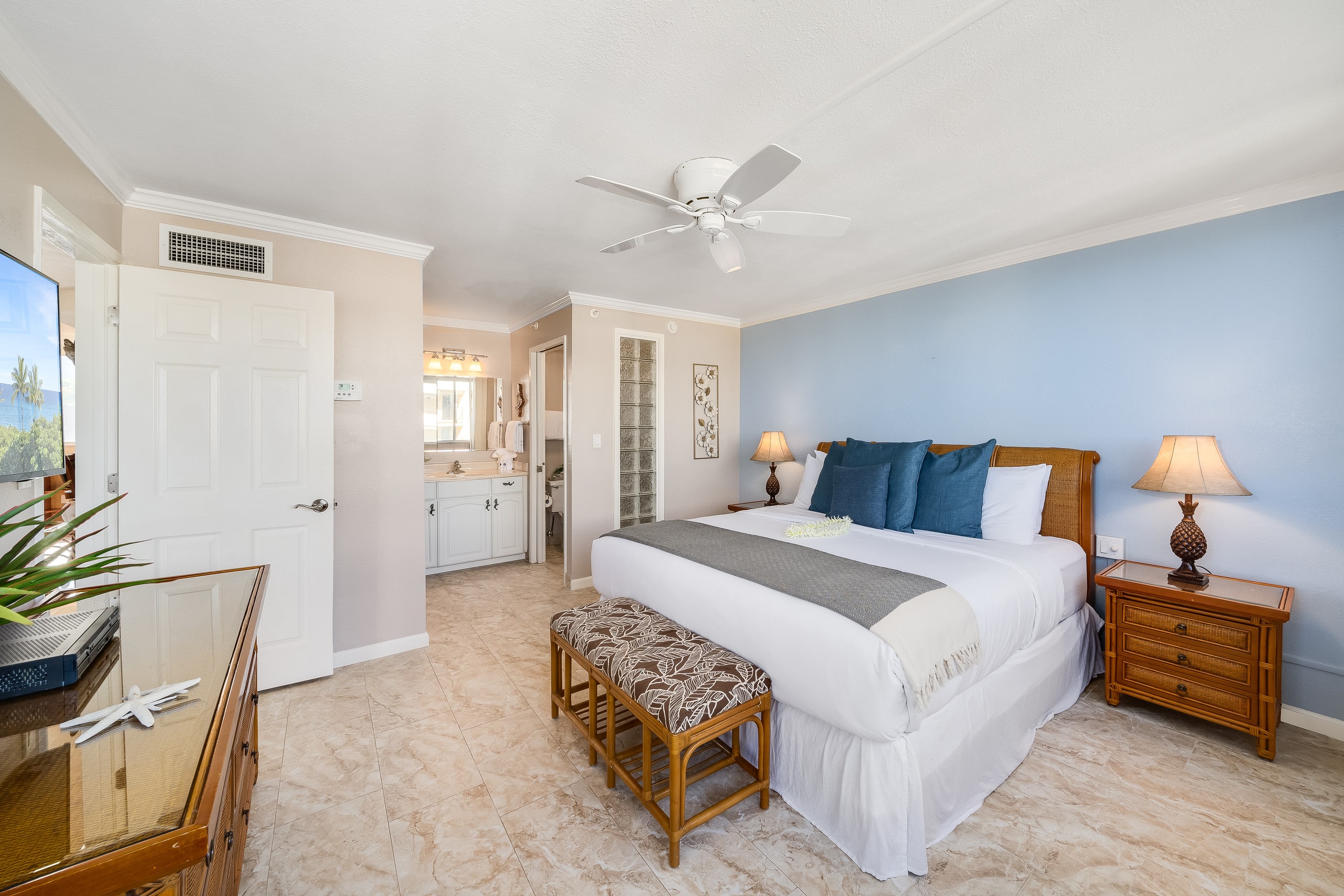 Condo in Lahaina · ★5.0 · 2 bedrooms · 3 beds · 2 baths - Image 17