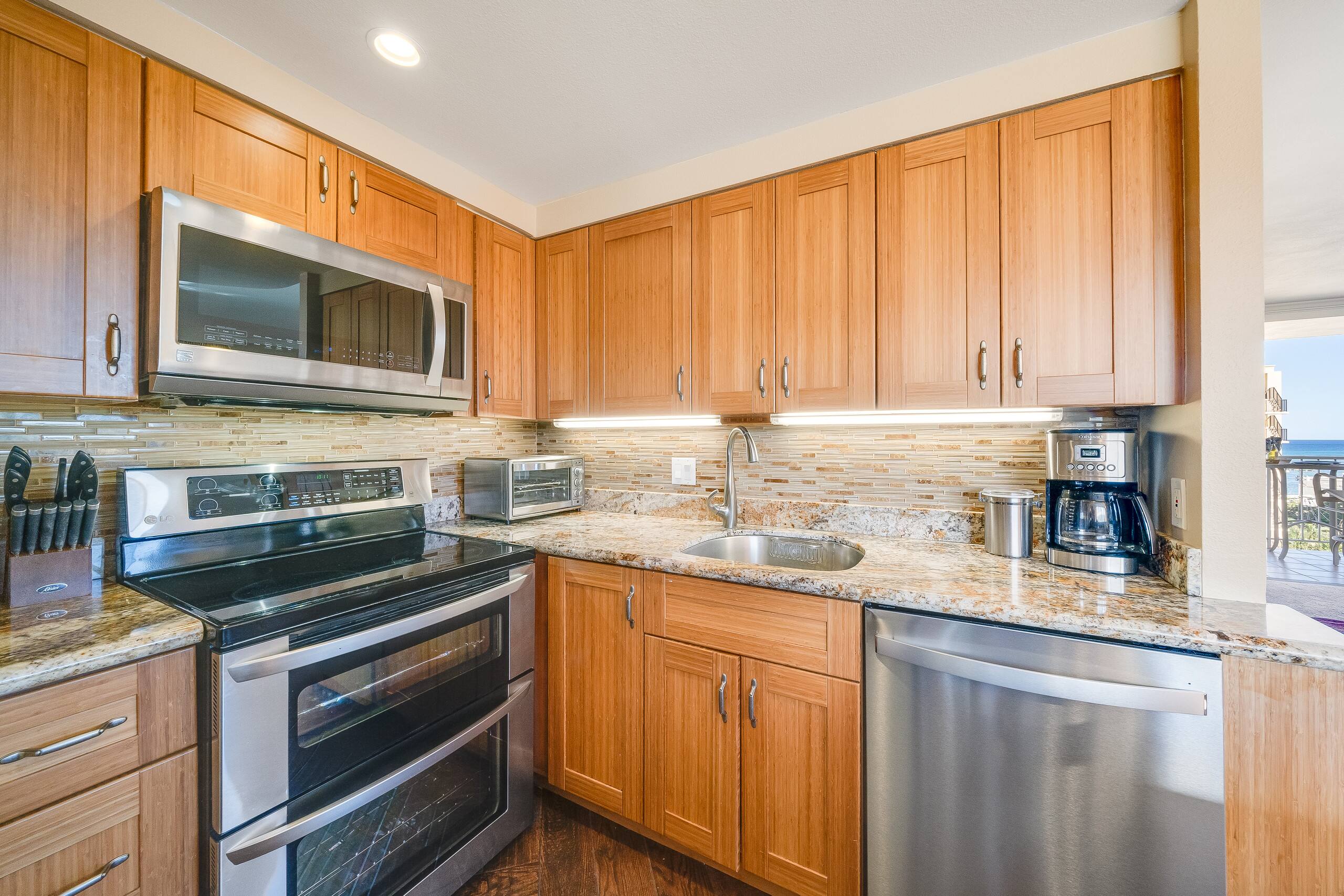Condo in Lahaina · ★5.0 · 2 bedrooms · 3 beds · 2 baths - Image 7