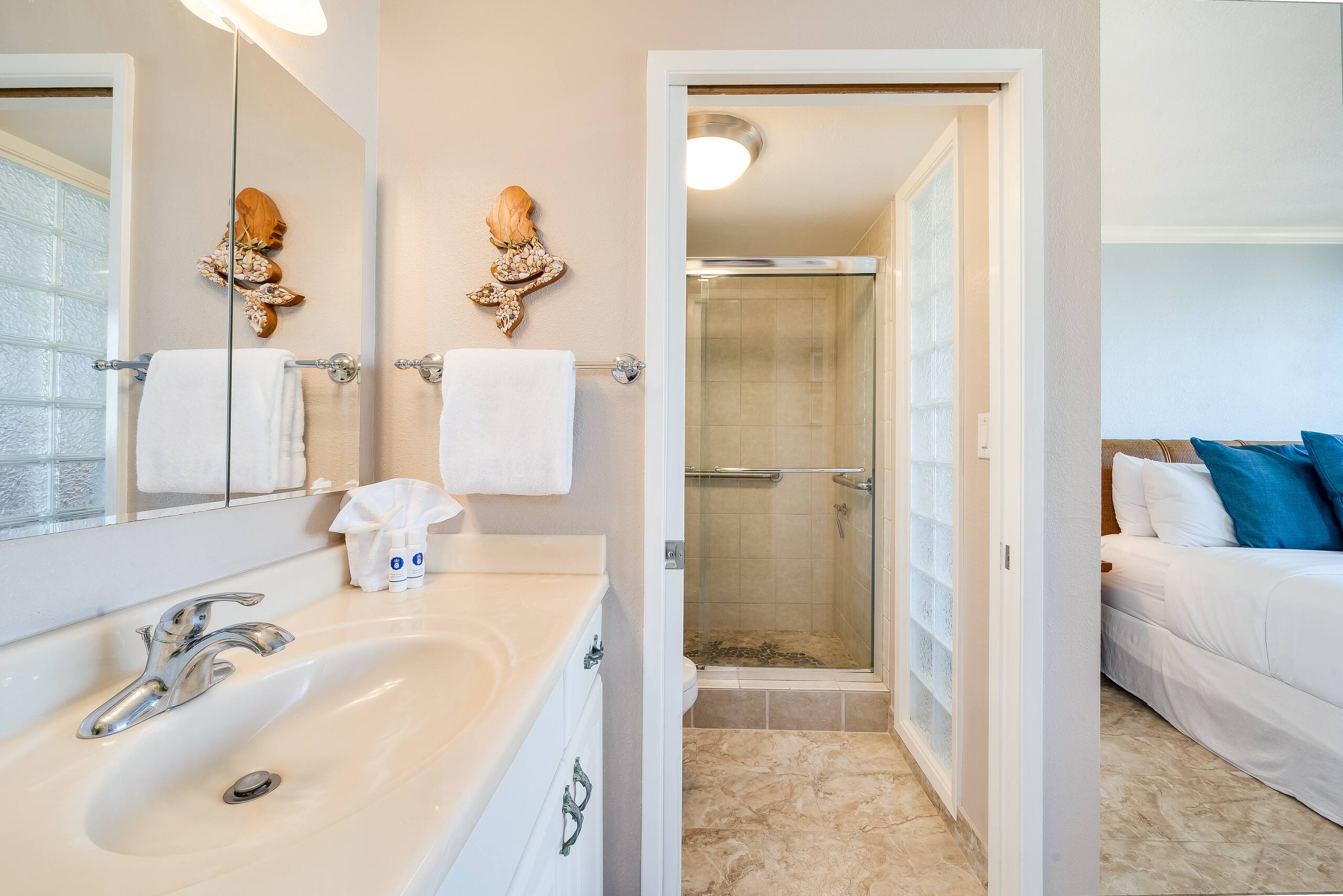 Condo in Lahaina · ★5.0 · 2 bedrooms · 3 beds · 2 baths - Image 22