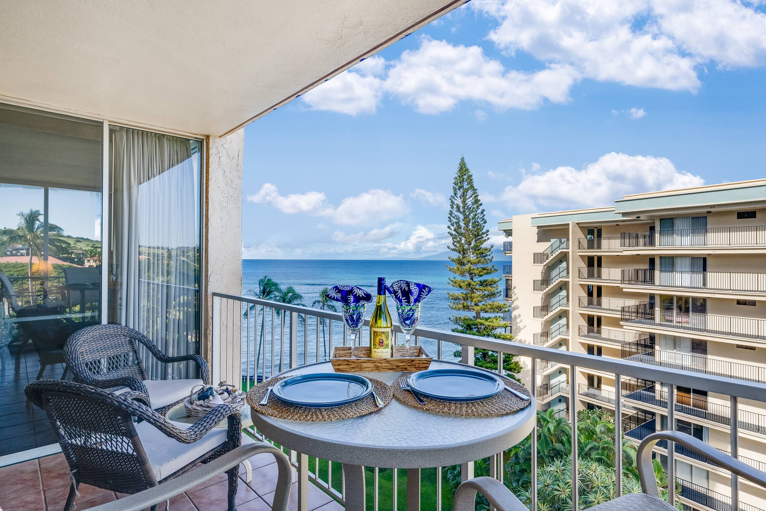Condo in Lahaina · ★5.0 · 2 bedrooms · 3 beds · 2 baths - Image 1