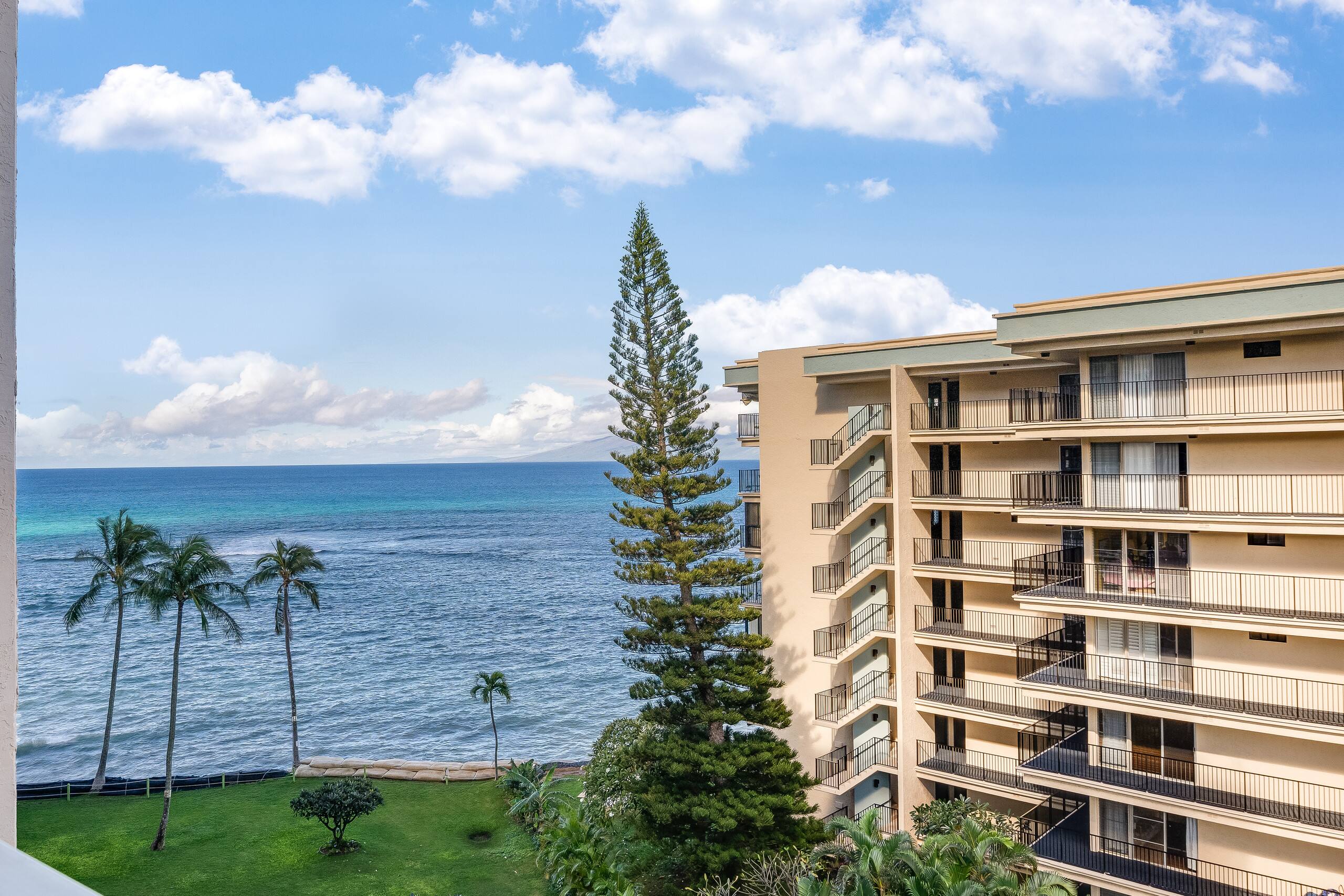 Condo in Lahaina · ★5.0 · 2 bedrooms · 3 beds · 2 baths - Image 33