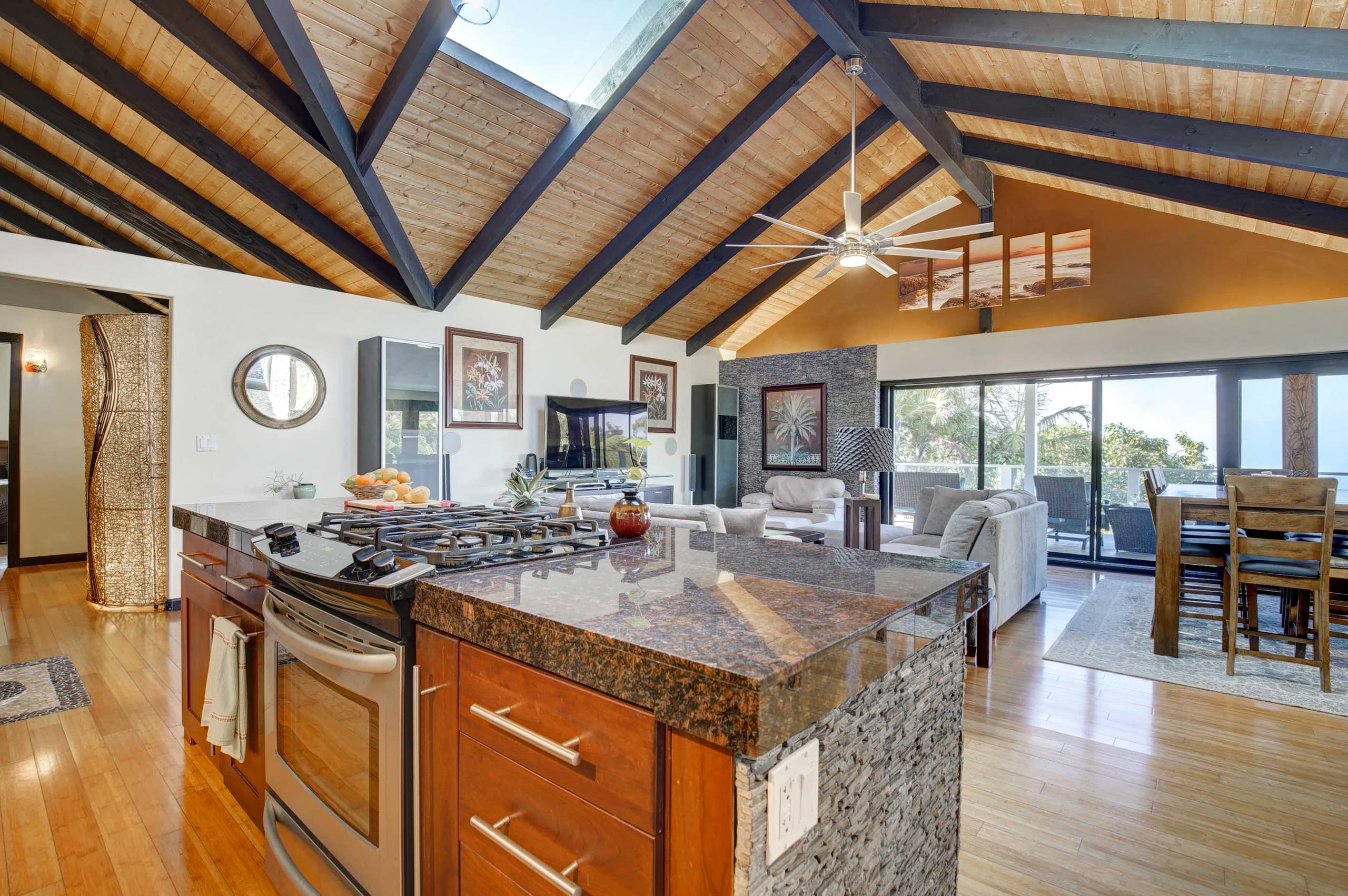 Home in Kailua-Kona · ★4.71 · 3 bedrooms · 3 beds · 2 baths - Image 6
