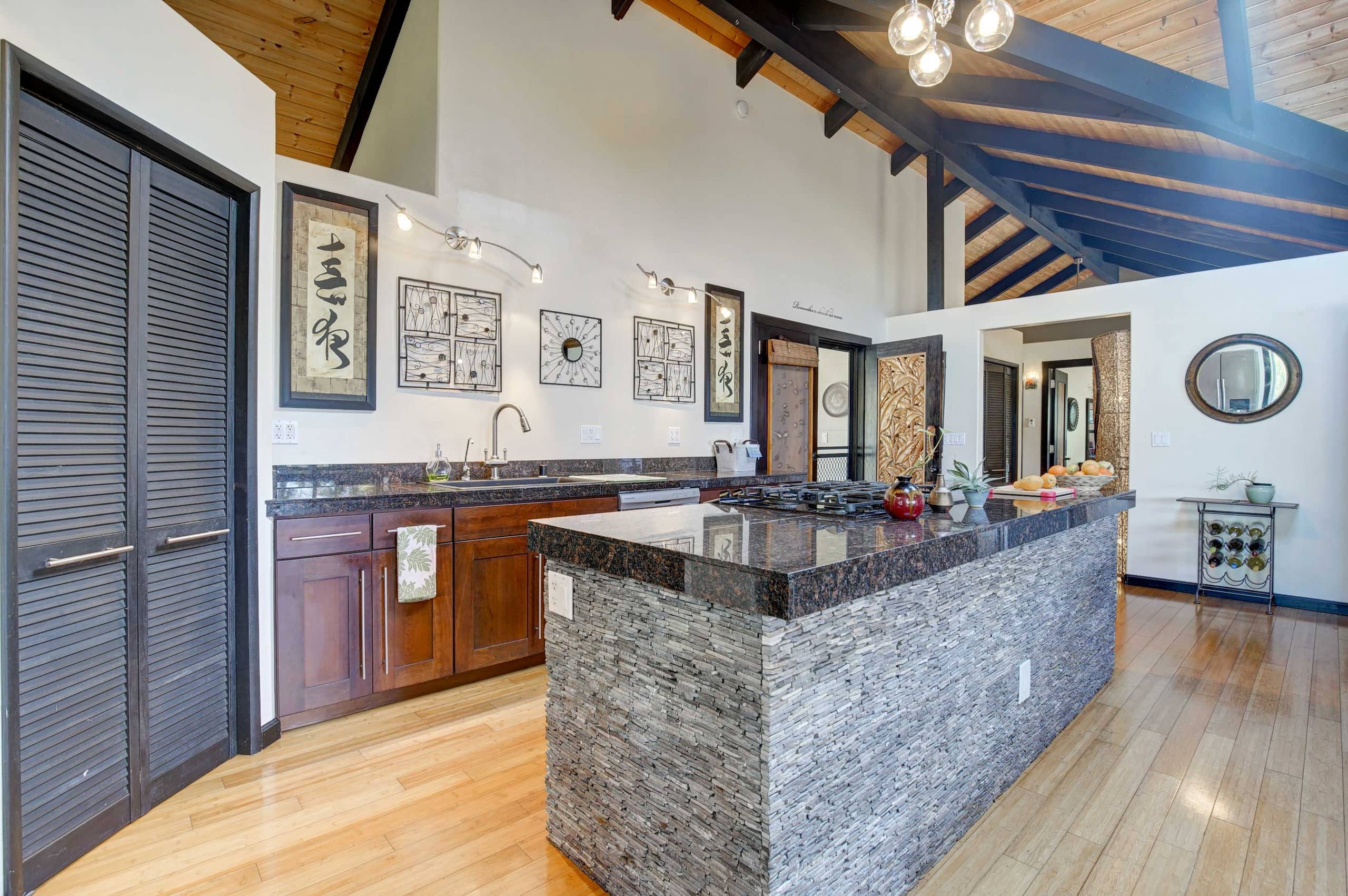 Home in Kailua-Kona · ★4.71 · 3 bedrooms · 3 beds · 2 baths - Image 7