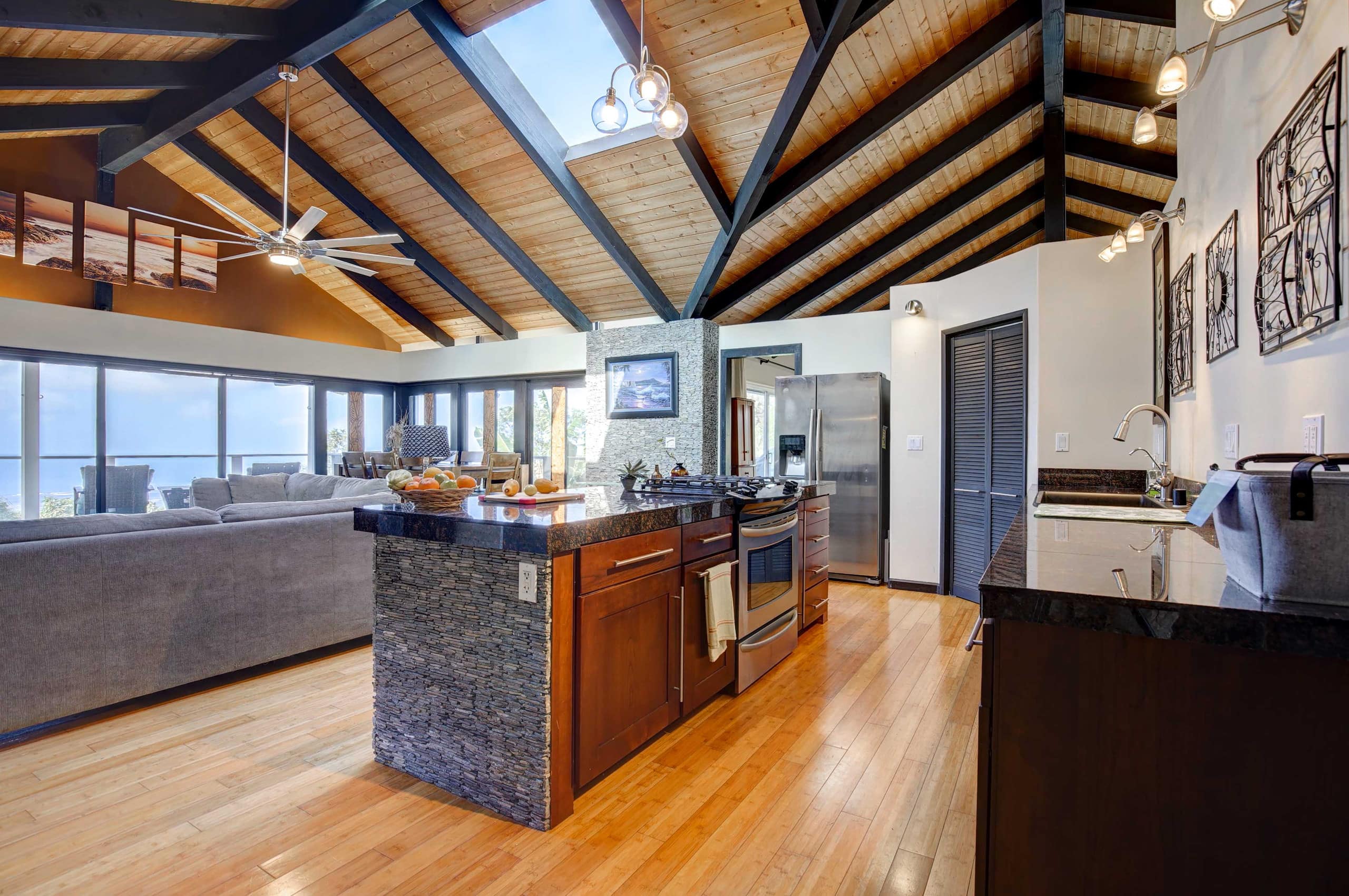 Home in Kailua-Kona · ★4.71 · 3 bedrooms · 3 beds · 2 baths - Image 8