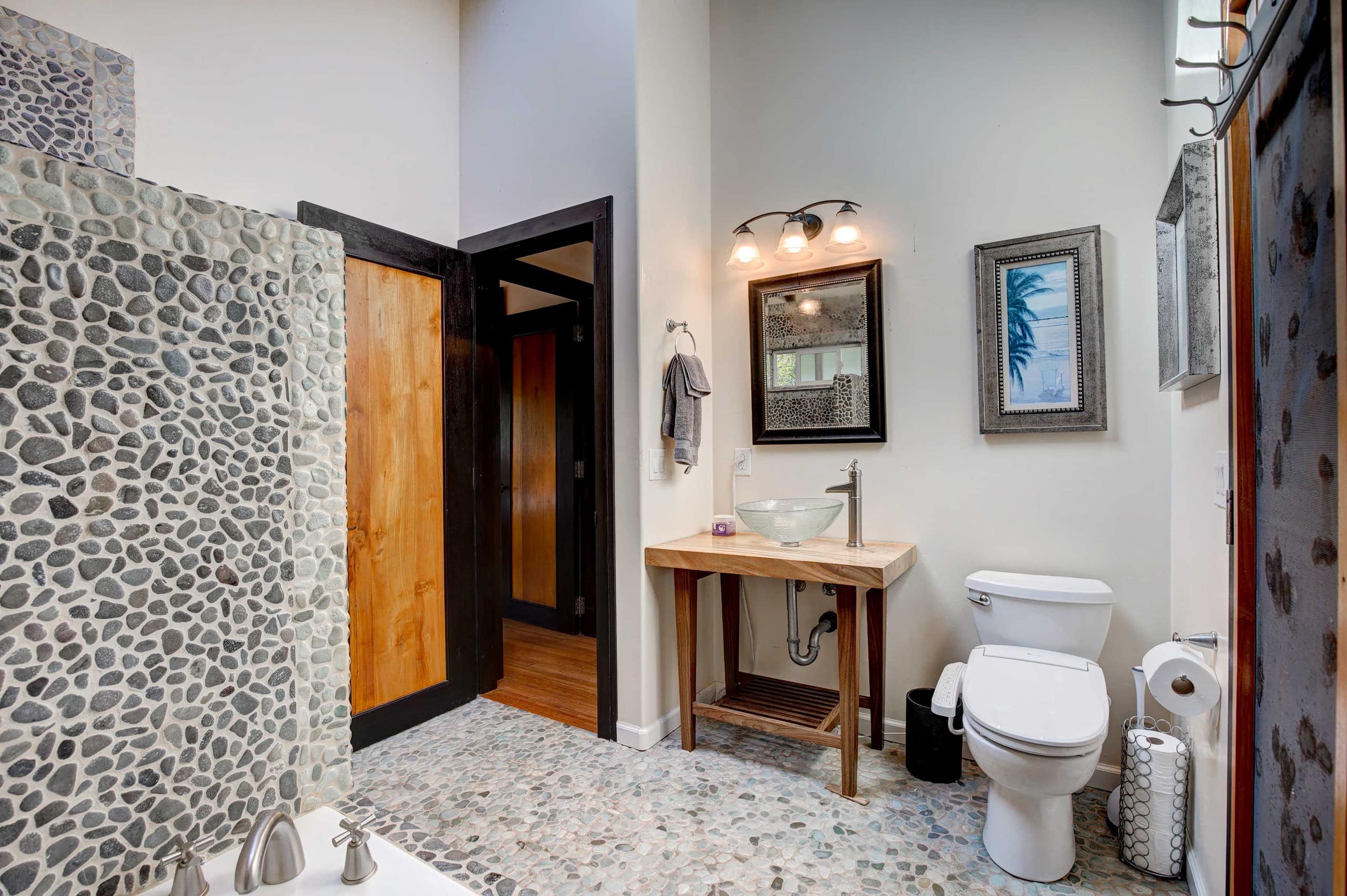 Home in Kailua-Kona · ★4.71 · 3 bedrooms · 3 beds · 2 baths - Image 17