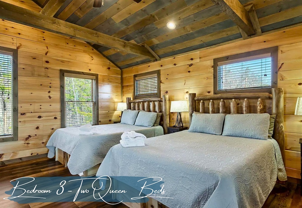 Chumba cha kulala cha Roshani kina Vitanda na Mionekano 2 ya Malkia