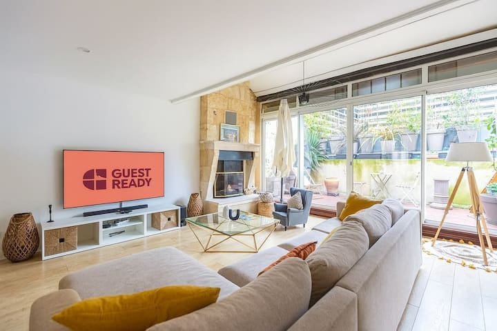 GuestReady – Beautiful flat in Chartrons for 8 pax gallery image 2
