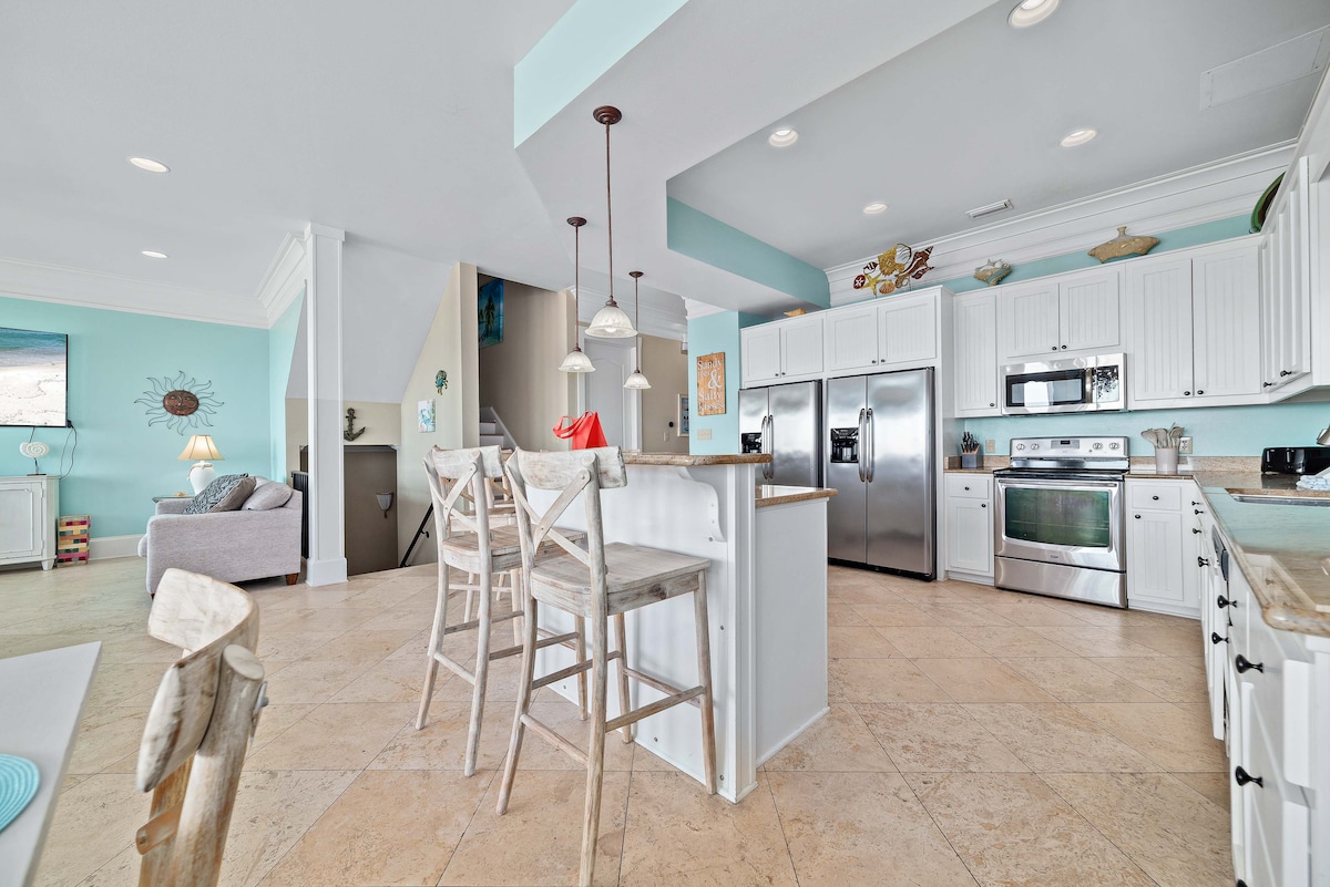 Nana's Serenity- Beachfront, Private House! - Houses for Rent in