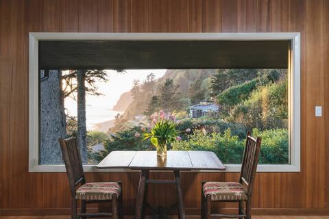 The Purcell House by AvantStay|Ocean Views + Yard