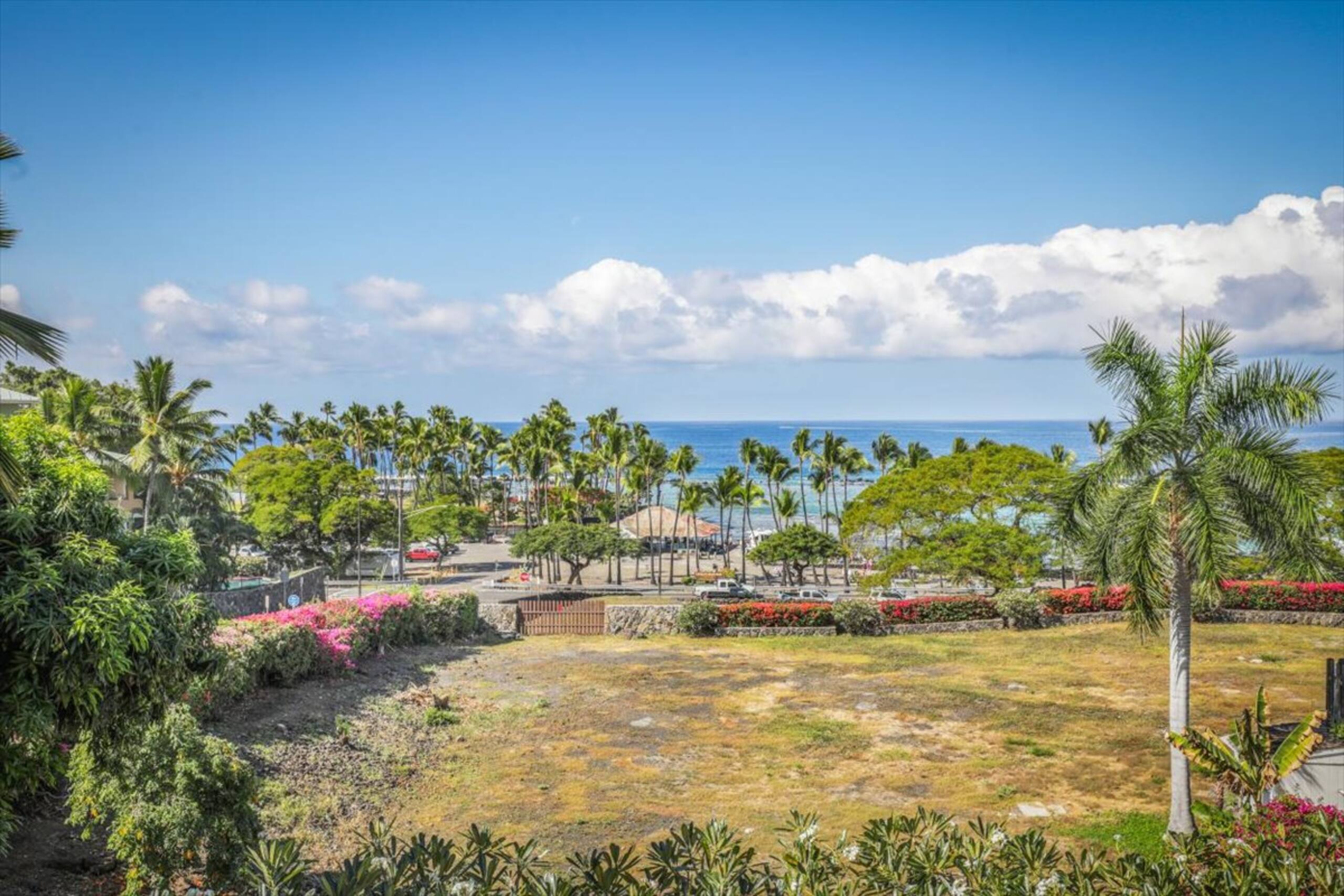 Condo in Kailua-Kona · ★4.58 · 2 bedrooms · 2 beds · 2 baths - Image 25