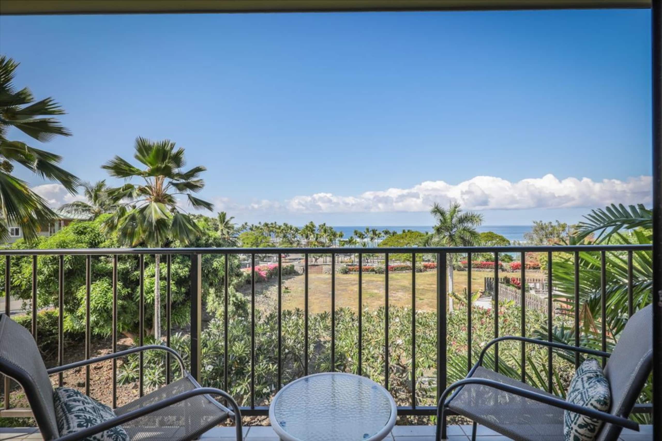 Condo in Kailua-Kona · ★4.58 · 2 bedrooms · 2 beds · 2 baths - Image 17