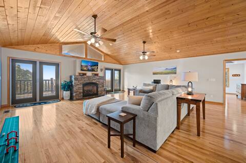 Winter Wonderland|Dog Friendly Cabin|Views|HotTub