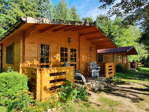 Cabaña de madera para 2 personas (baño de dos habitaciones y terraza). Pensjonacik Ogrody