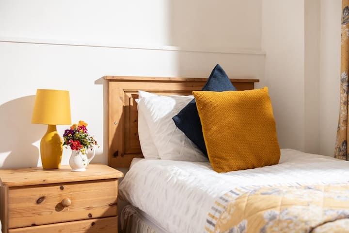 Стая с 2 отделни легла