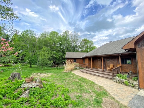 51PR Amazing lakefront home in the White Mountains