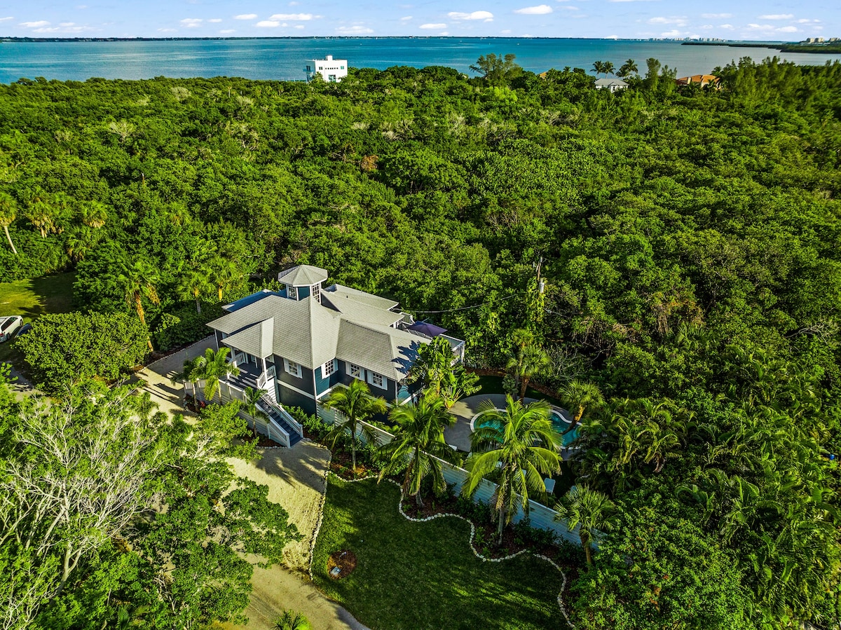 Luxury Home with Pool - Casa Azul Beach Compound