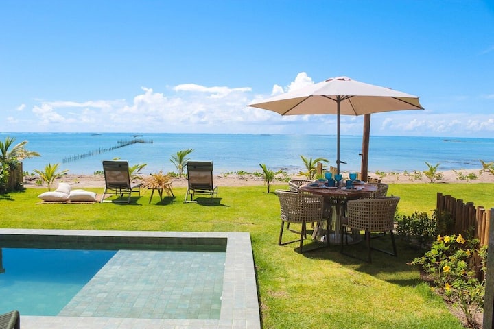 OKA42 - Miracles with a pool and your feet in the sand