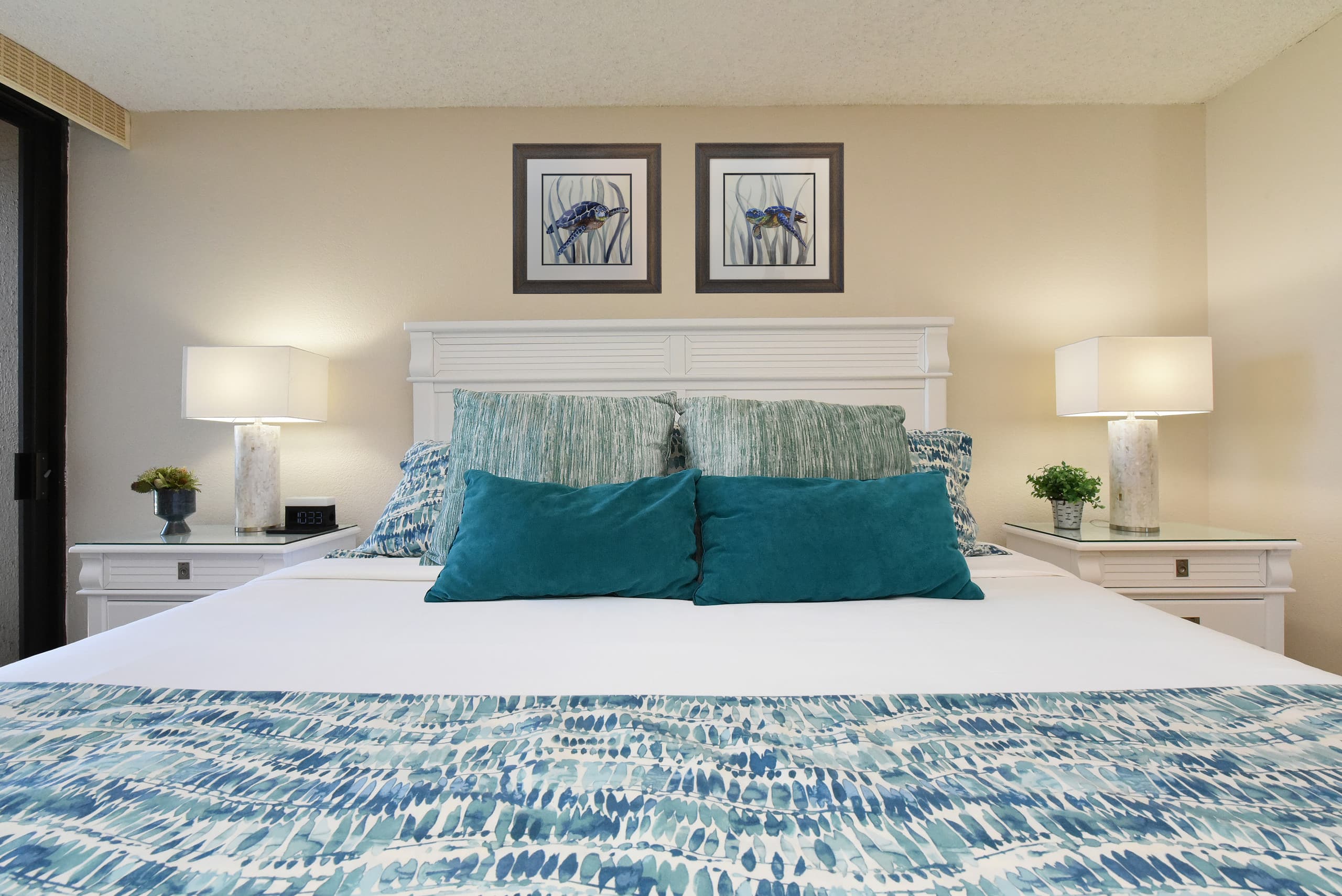 Condo in Lahaina · ★5.0 · 2 bedrooms · 4 beds · 2 baths - Image 14