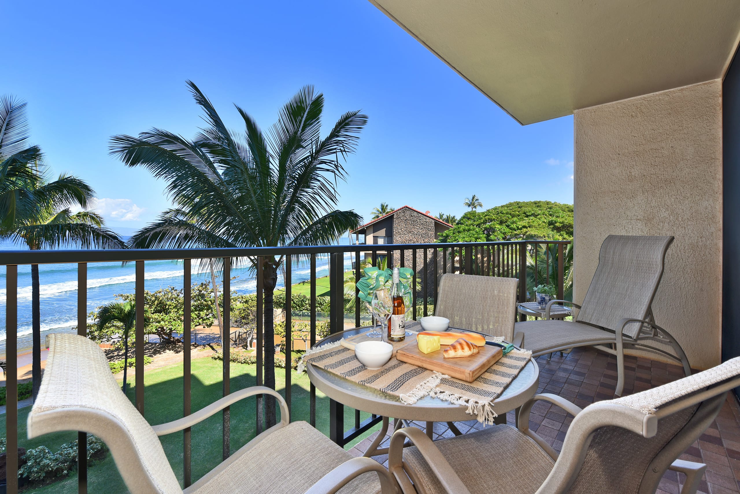 Condo in Lahaina · ★5.0 · 2 bedrooms · 4 beds · 2 baths - Image 30