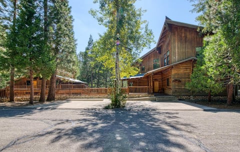 Waterfall Lodge ~ Yellowstone Vibes + AC + Space
