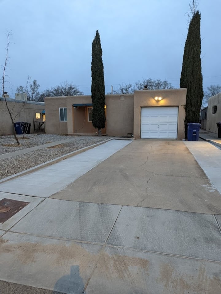 Amazing 2BR Home Steps to UNM North Campus Houses for Rent in