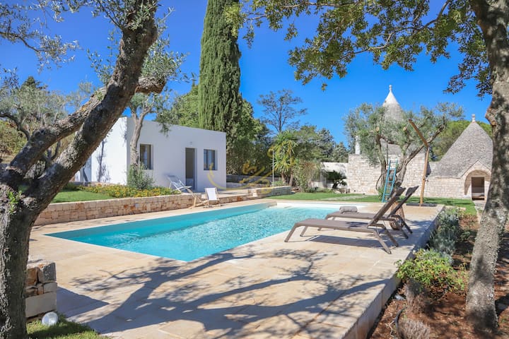 TD Trulli Tortorella with Nature Pool & Sauna