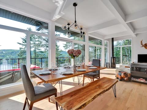 The Eyrie: Sweeping views waterfront sunlit escape