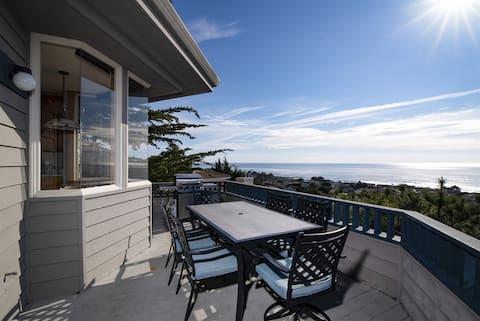 Large Luxury Home with Amazing Views and Hot Tub!