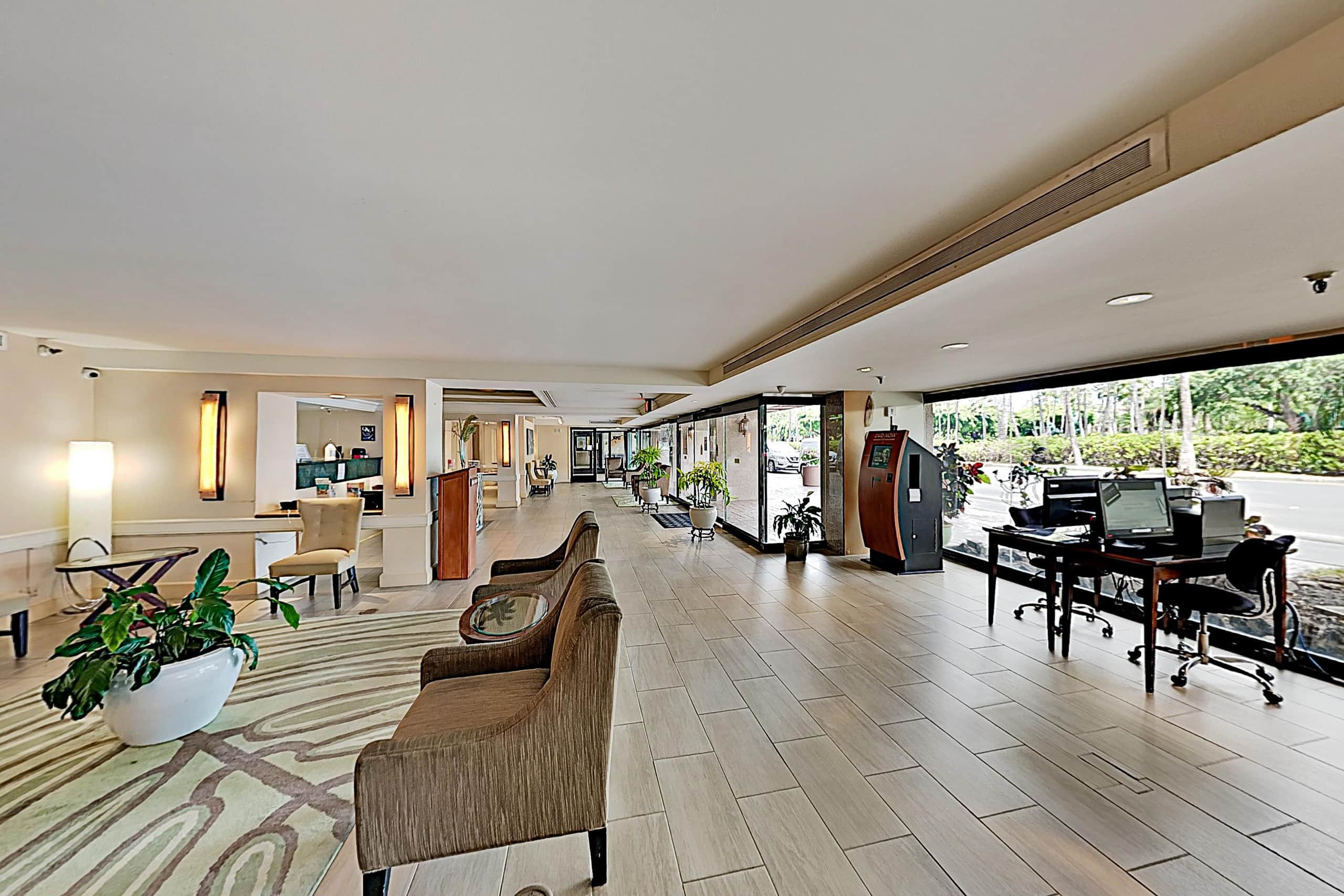 Condo in Honolulu · ★4.62 · Studio · 1 bed · 1 private bath - Image 15