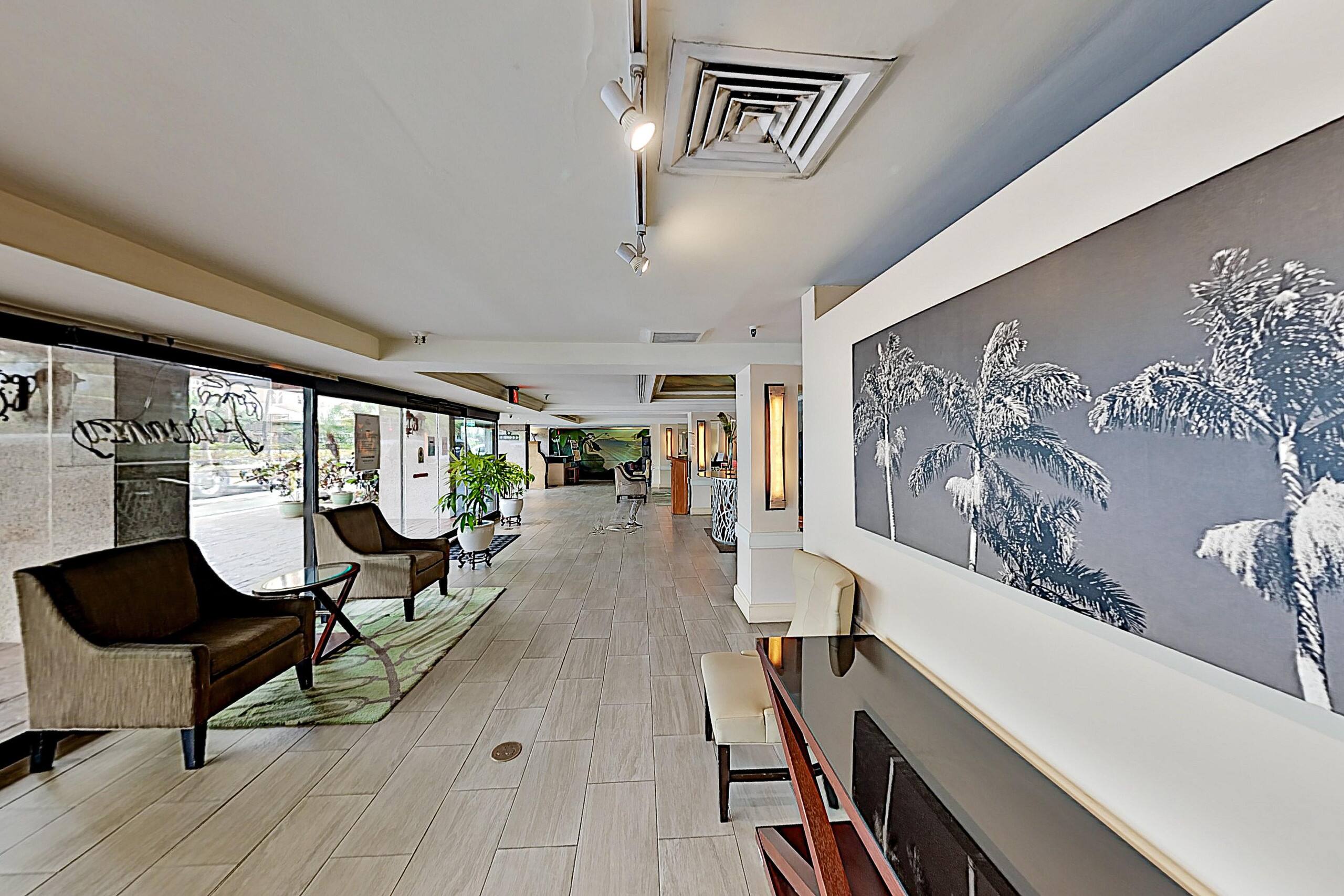 Condo in Honolulu · ★4.51 · Studio · 3 beds · 1 private bath - Image 13