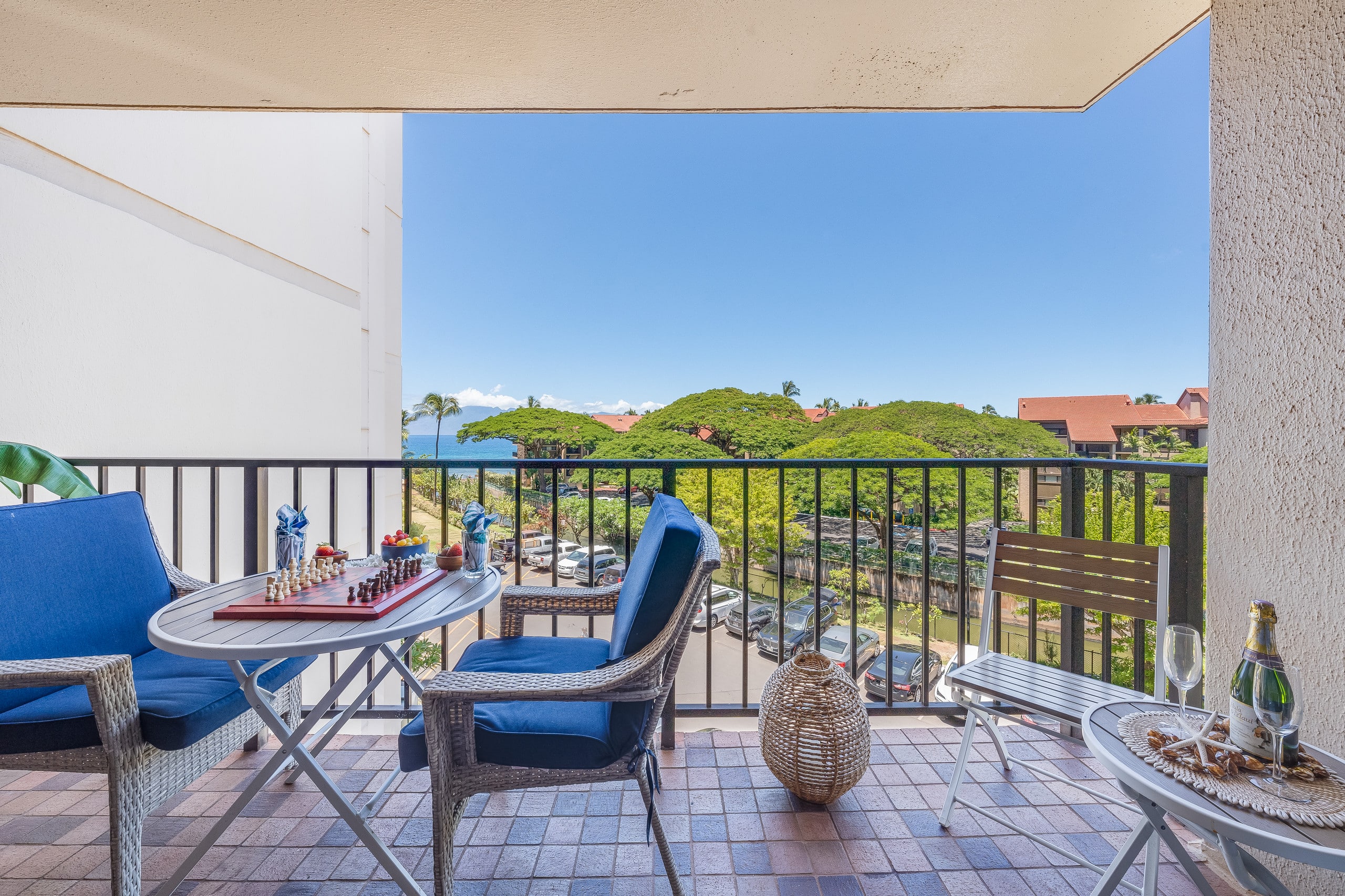 Condo in Lahaina · ★4.87 · 1 bedroom · 2 beds · 1 bath - Image 34