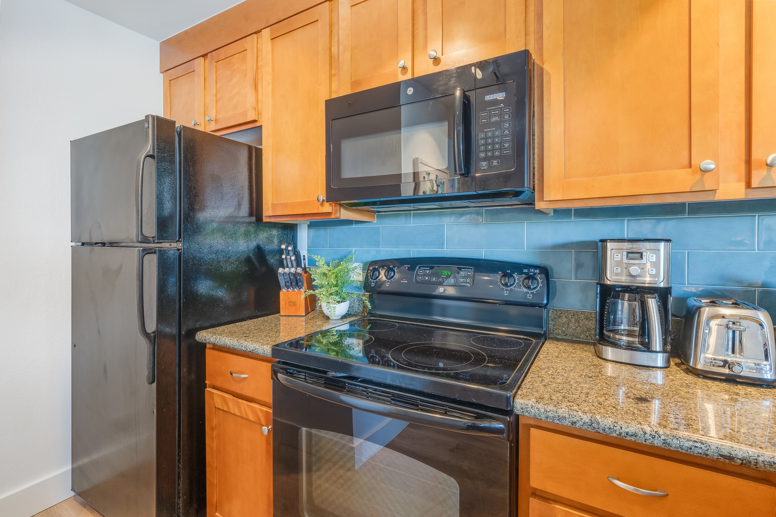 Condo in Lahaina · ★4.87 · 1 bedroom · 2 beds · 1 bath - Image 7