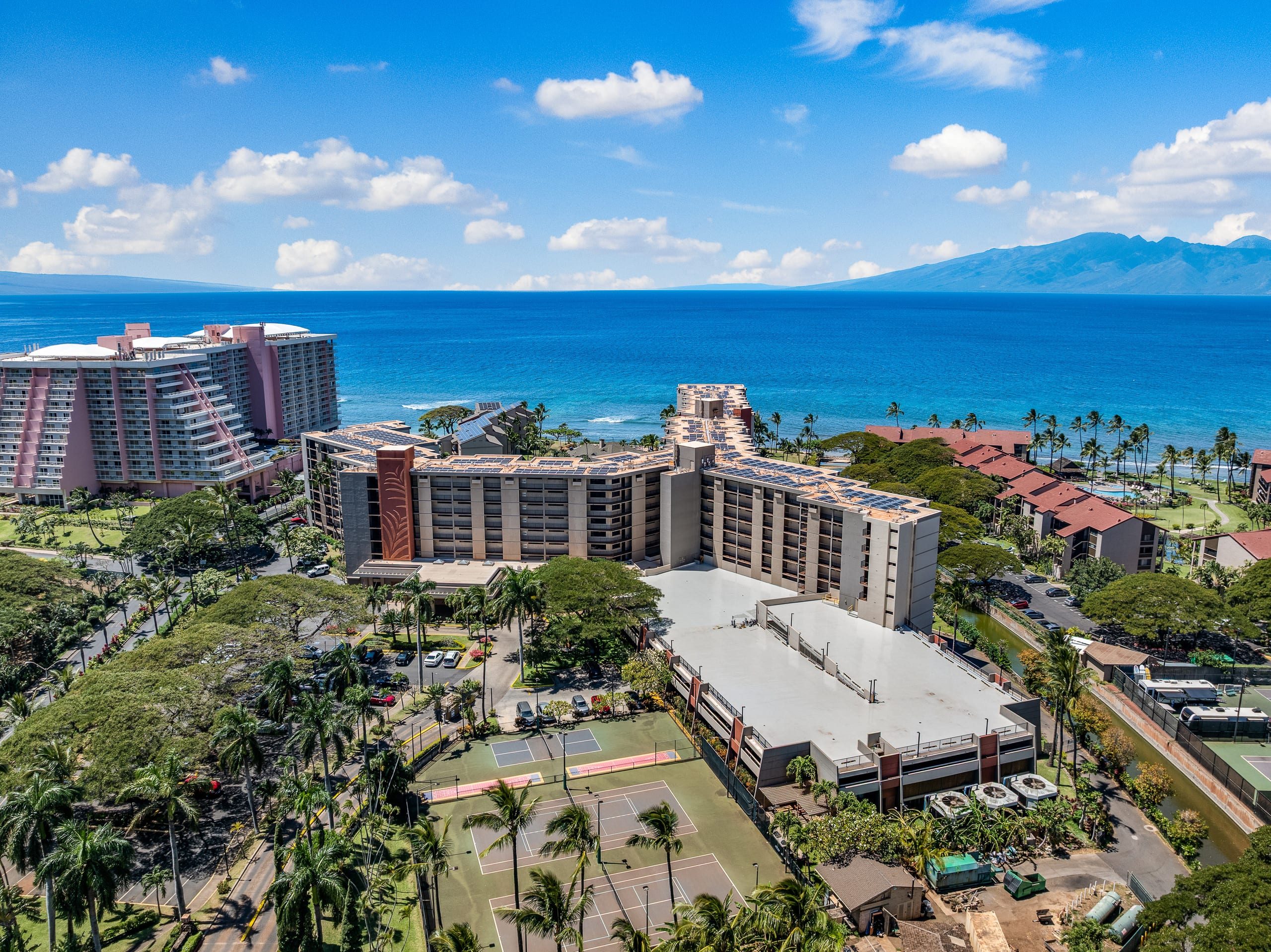Condo in Lahaina · ★4.87 · 1 bedroom · 2 beds · 1 bath - Image 39