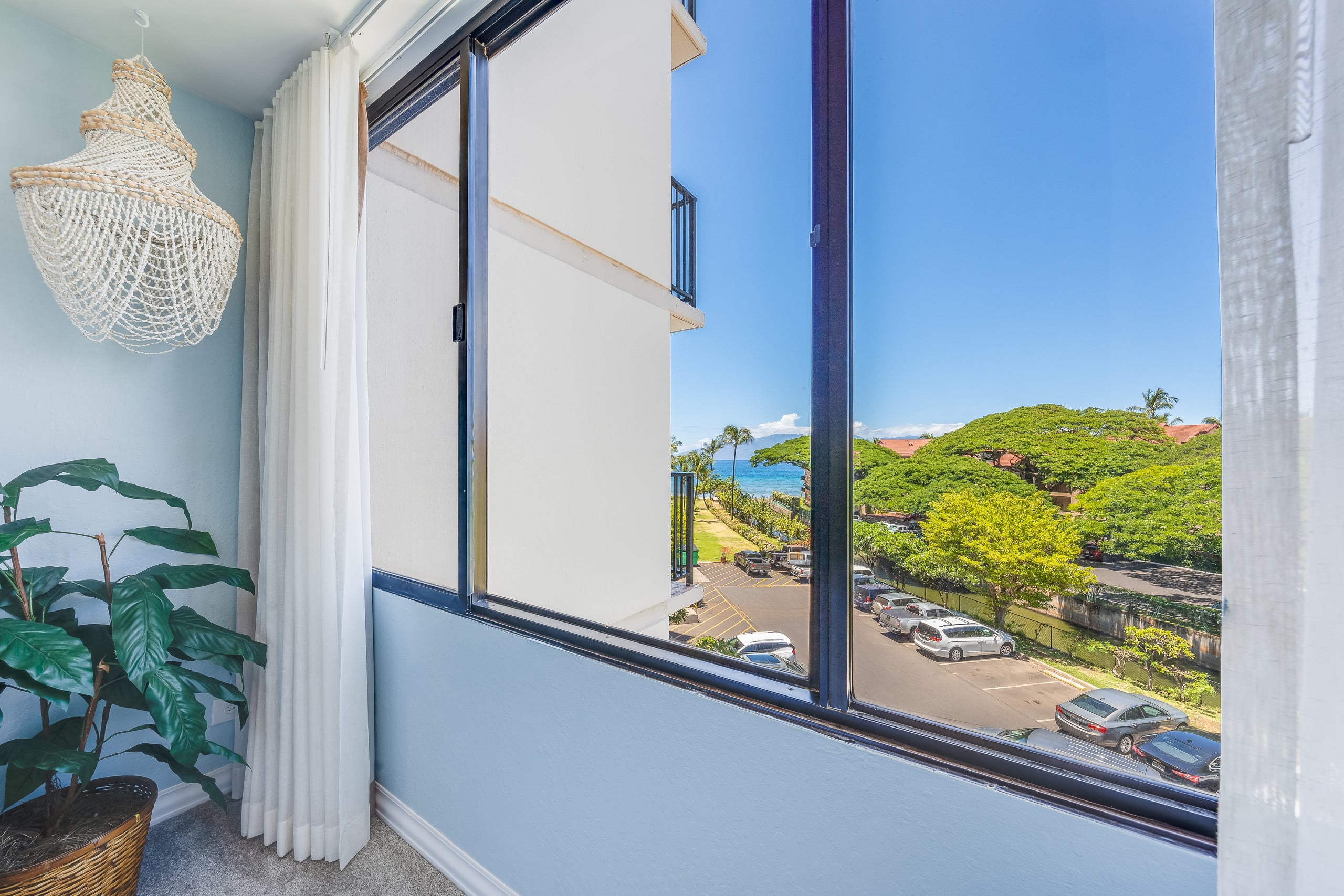 Condo in Lahaina · ★4.87 · 1 bedroom · 2 beds · 1 bath - Image 16