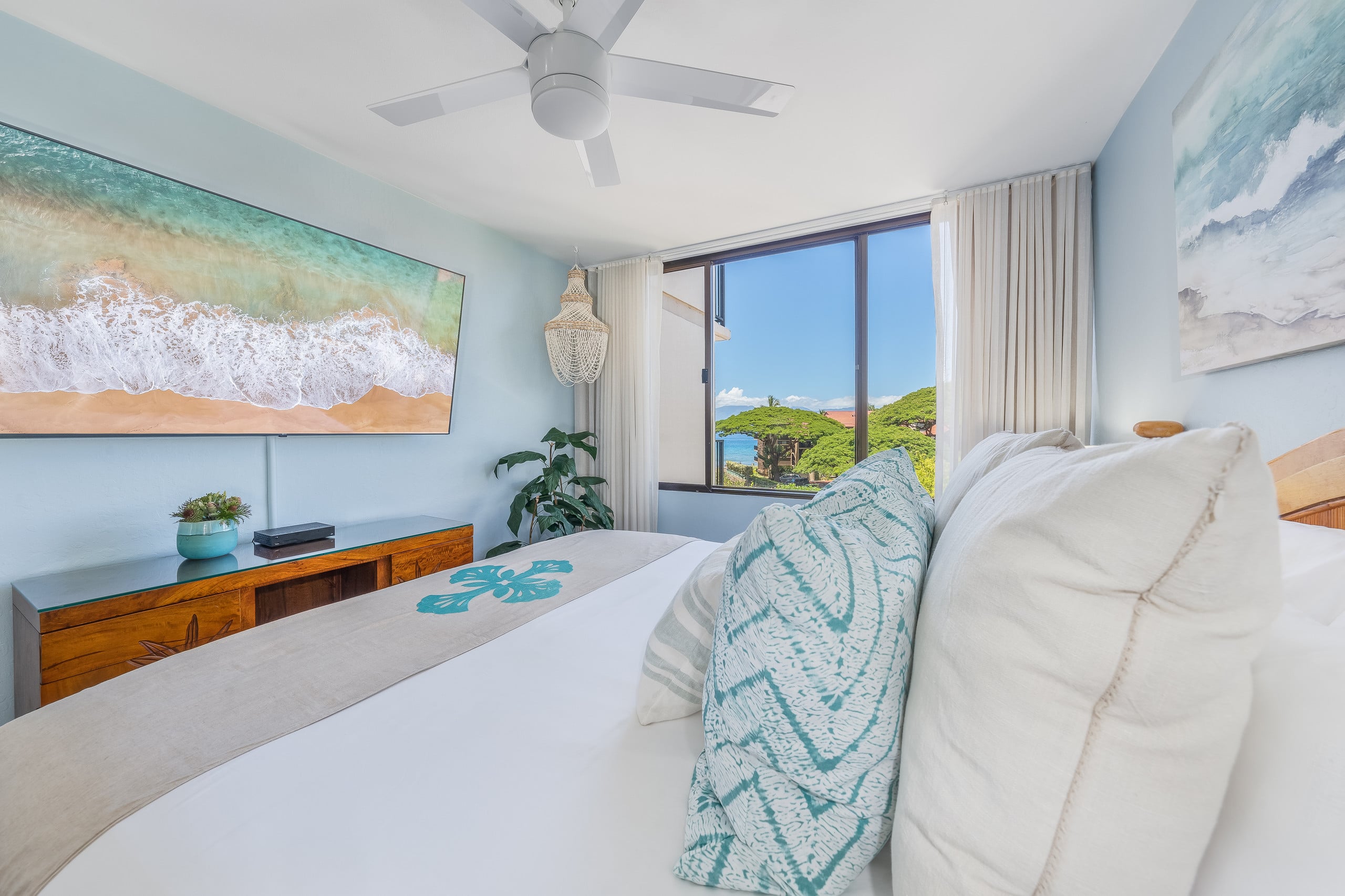 Condo in Lahaina · ★4.87 · 1 bedroom · 2 beds · 1 bath - Image 15
