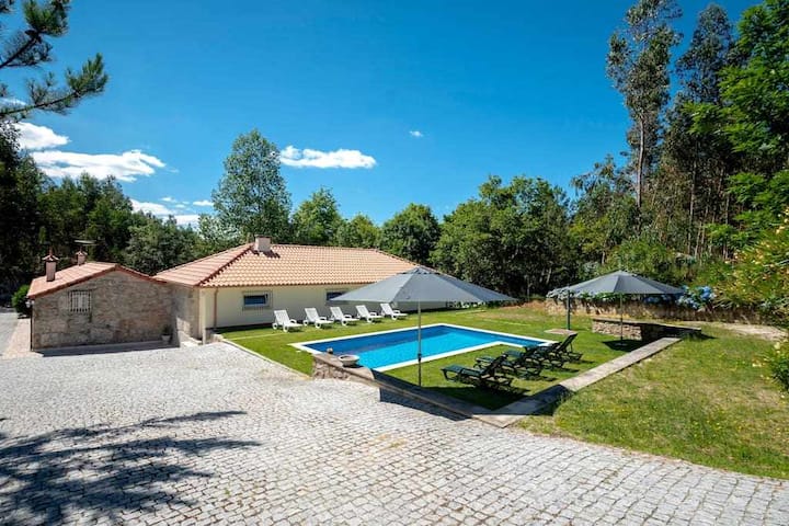 Casa do Pioledo (Camélias de Basto - Rural Tourism)