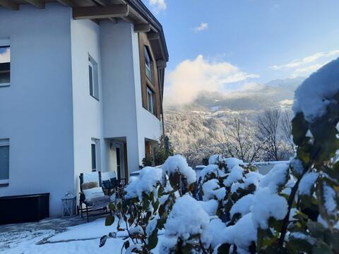 Apartment with terrace, Ski bus in front of door
