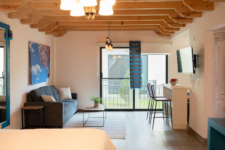 Charming Loft: Parking, Terrace, Balcony And More. - San Cristóbal de las Casas