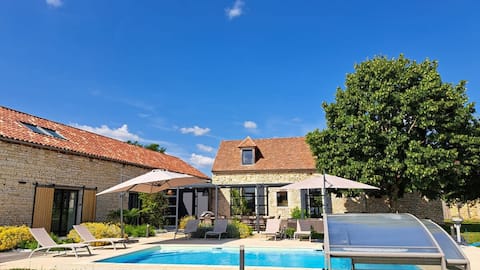 Charming cocoon swimming pool large spaces 7000 m²