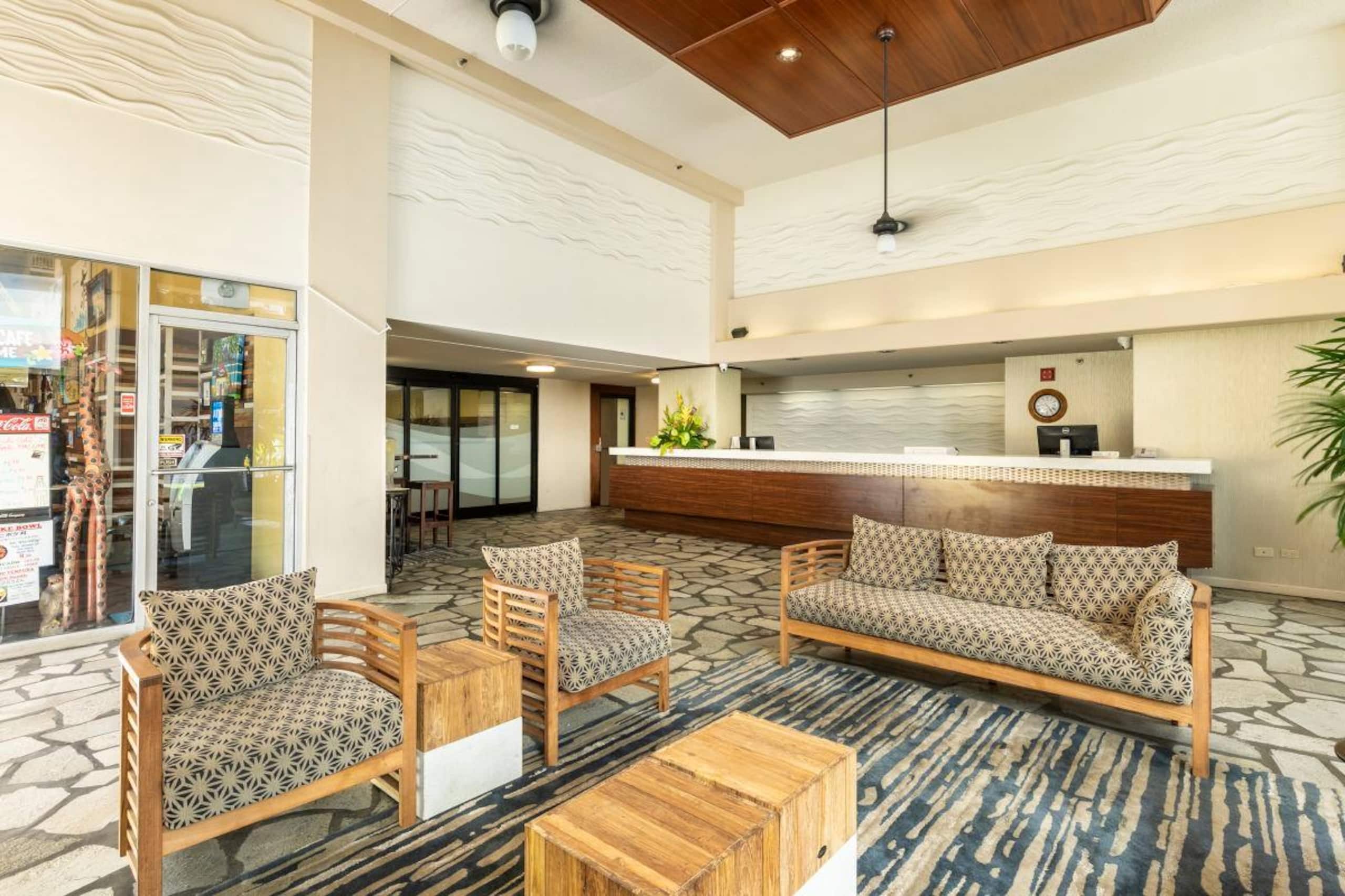 Condo in Honolulu · ★4.39 · 1 bedroom · 2 beds · 1 private bath - Image 20